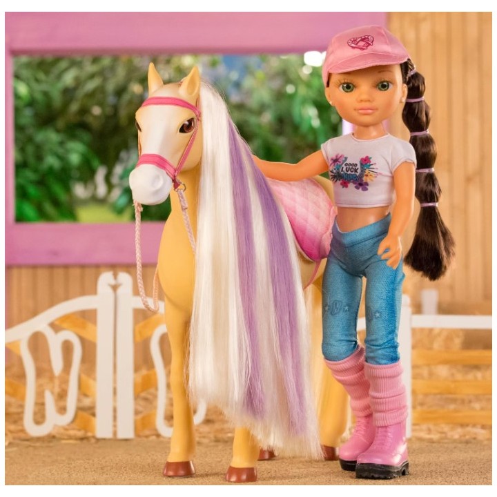 NANCY UN DIA CON SU CABALLO NAC49000