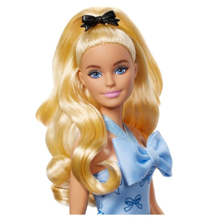 BARBIE FASHIONISTA LAZO AZUL HYT93