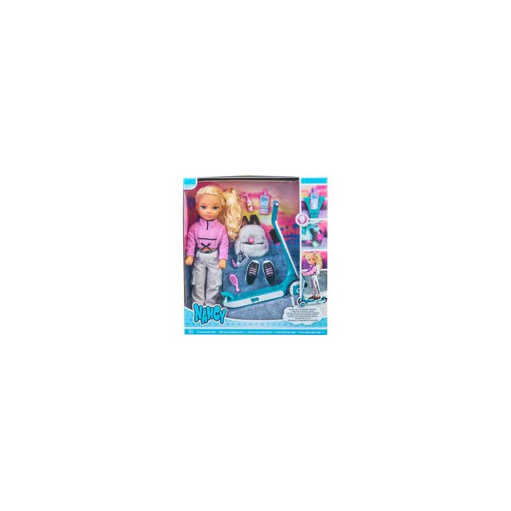 NANCY DIA CON PATINETE 7.16705